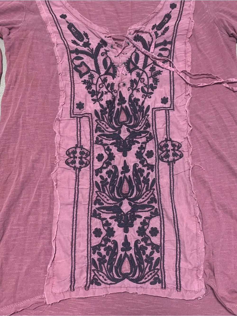 Vintage Free People Mauve Rose Embroidered Distressed Boho Hi Low Top Size XS